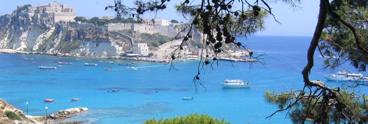 B&B La Maison Del Borgo Rodi Garganico Bagian luar foto